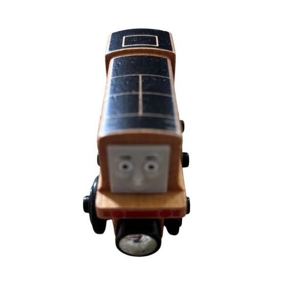 Thomas & Friends Wooden Railway Diesel FHM22 Wooden Engine 2012 - Picture 3 of 7